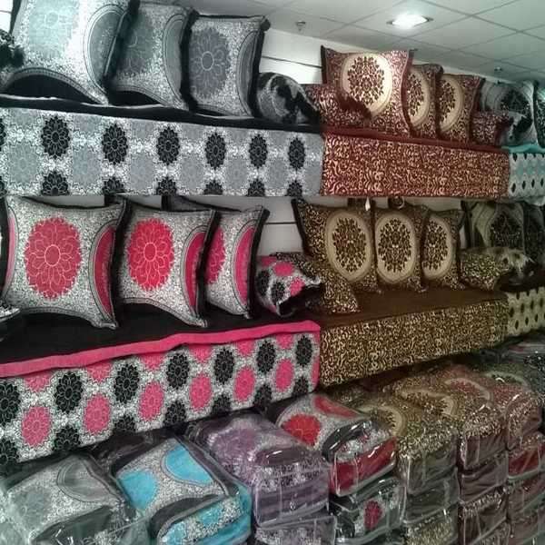 Housse (tlamet) et accessoires pour salon marocain