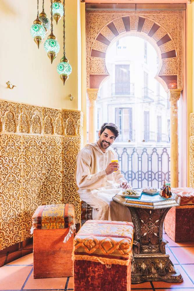 Marrakech homme salon marocain pouf